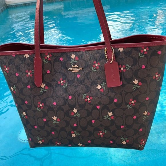 Coach City Tote In Signature Canvas With Heart Petal Print Brown Multi - Picture 2 of 16